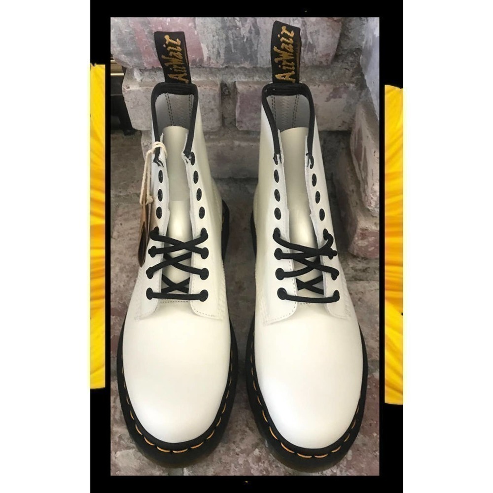 Dr. Martens Women's 1460 Smooth Leather Combat Boots White Size 10 BNIB